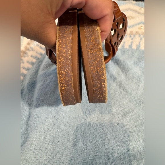 Tory Burch Tan Textured Surface - Picture 7 of 13